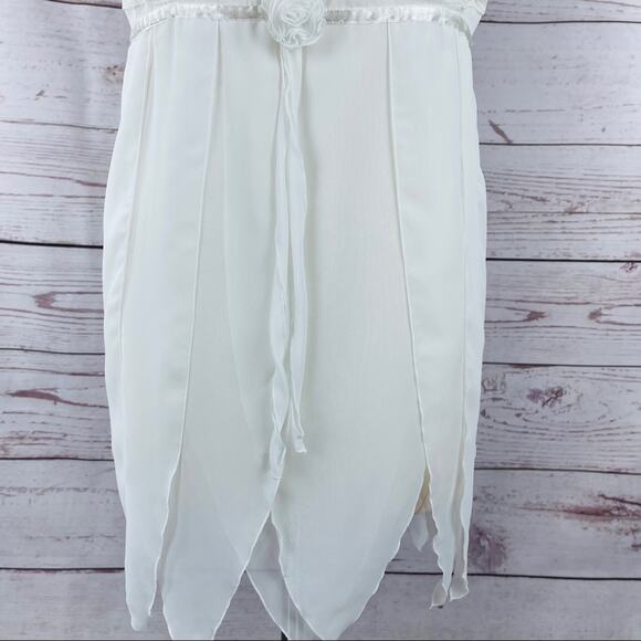 Madison Intimates off white negligee lace petals - Picture 4 of 13